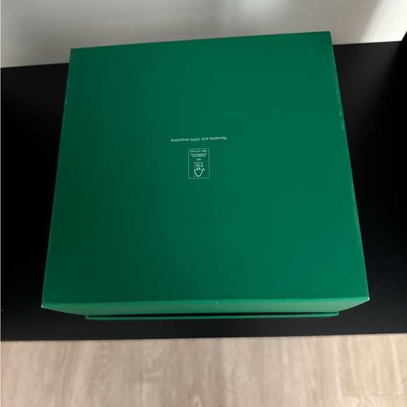 La Mer Gift Box - Picture 6 of 8